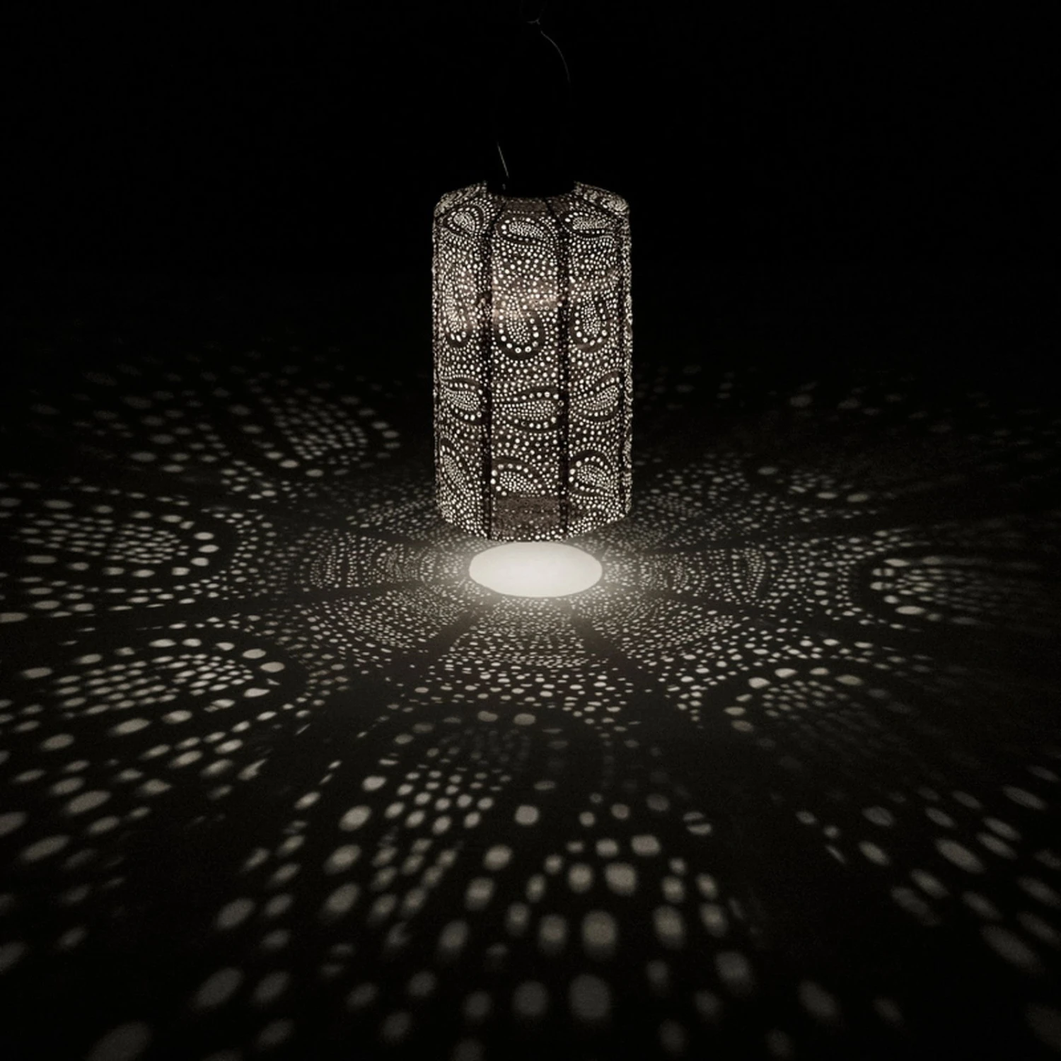 Solarlaterne 'Cylinder 18 Mandela', Light Taupe, Ø 18 X 33 Cm 4 Solarlaterne 'Cylinder 18 Mandela', Light Taupe, Ø 18 X 33 Cm – Bild 2