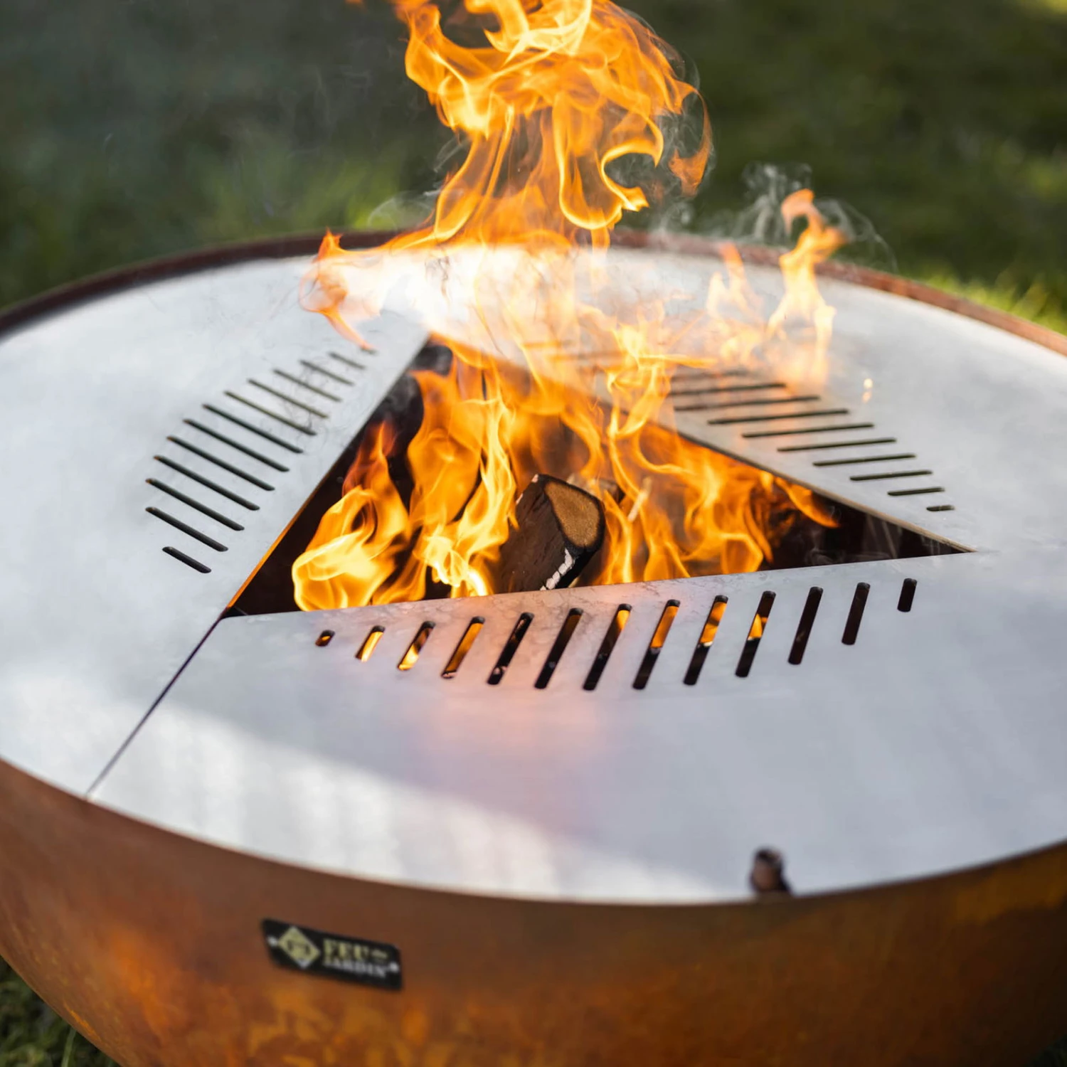 Edelstahl-Feuerstelle 'TRIA', Rost, 100 X 55 X 100 Cm 6 Edelstahl-Feuerstelle 'TRIA', Rost, 100 X 55 X 100 Cm – Bild 4